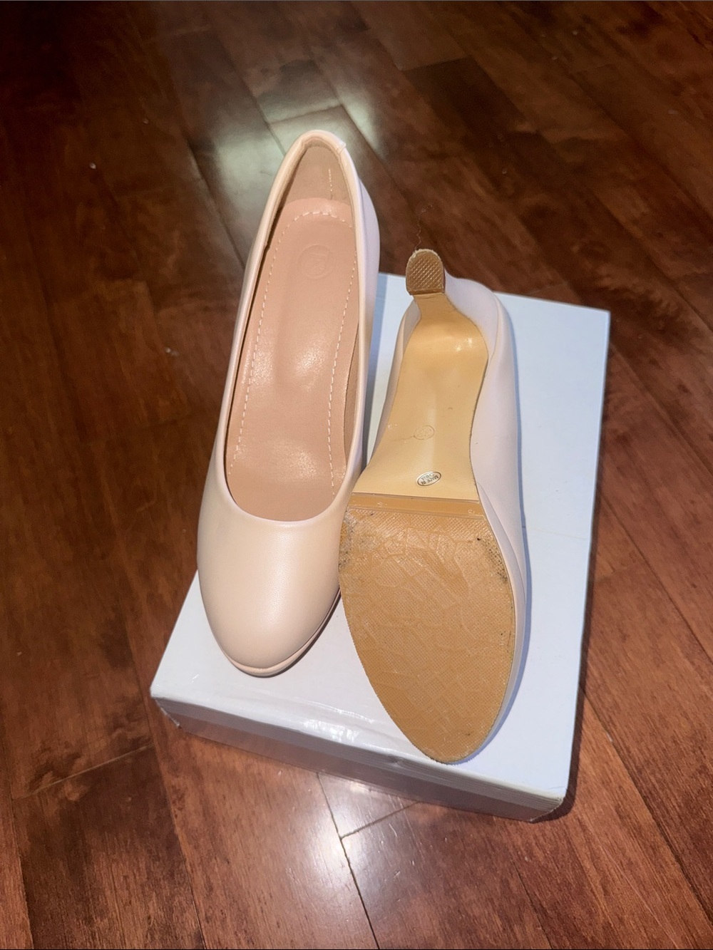 Dream Pairs Nude / Beige Low Heel Pumps - Picture 5 of 6